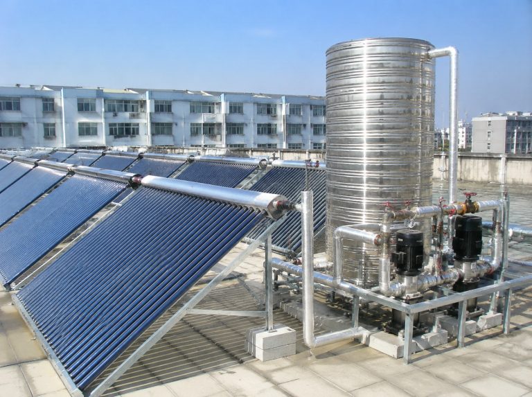 大余县商用大容量真空管太阳能热水系统